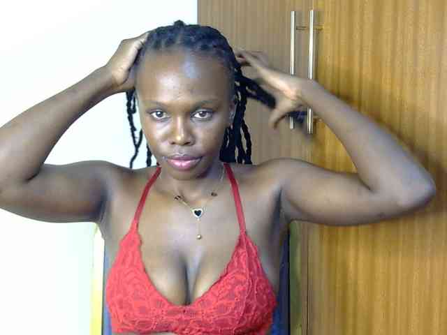 PetiteDesiree webcam