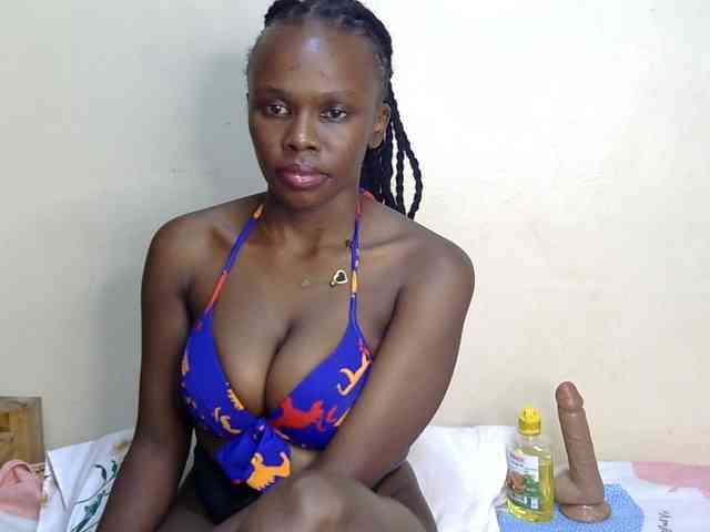 PetiteDesiree webcam