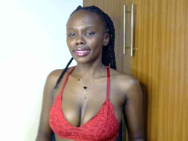 PetiteDesiree webcam