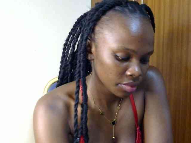 PetiteDesiree webcam