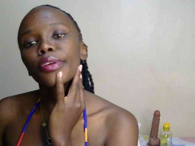 PetiteDesiree webcam