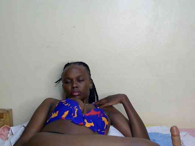 PetiteDesiree webcam
