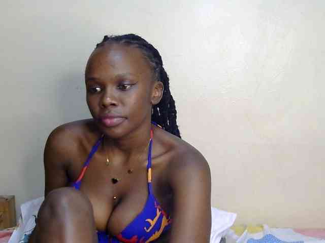 PetiteDesiree webcam
