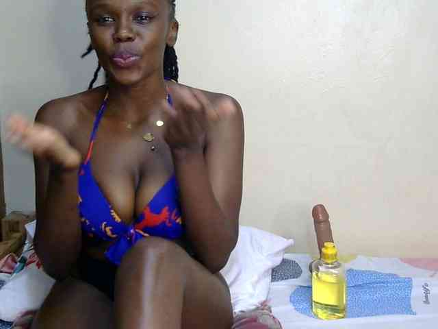 PetiteDesiree webcam
