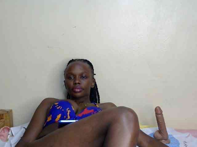 PetiteDesiree webcam