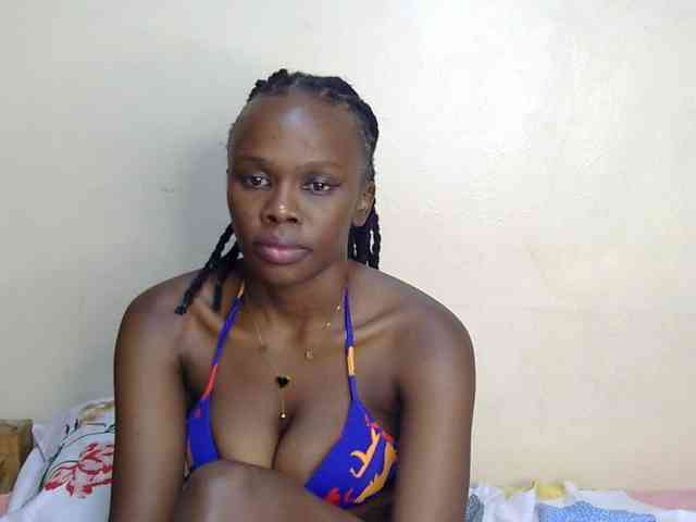 PetiteDesiree webcam