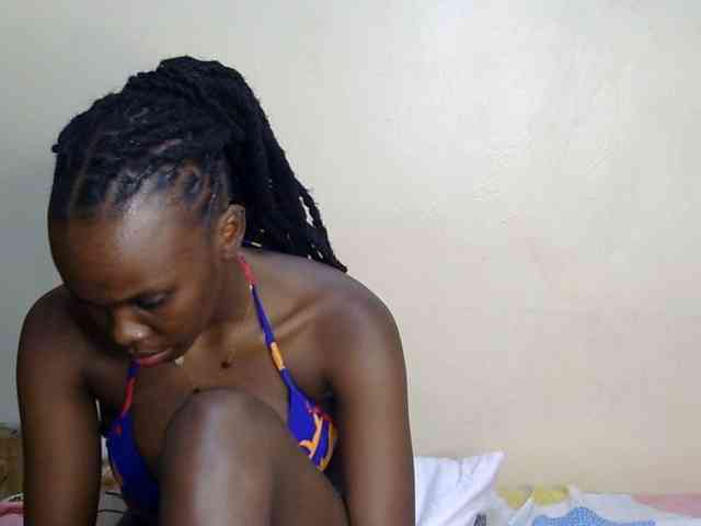 PetiteDesiree webcam