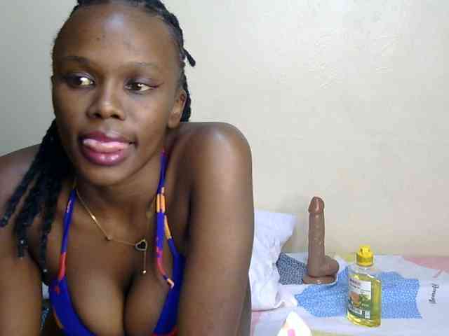 PetiteDesiree webcam