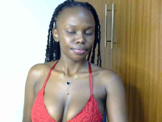 PetiteDesiree webcam
