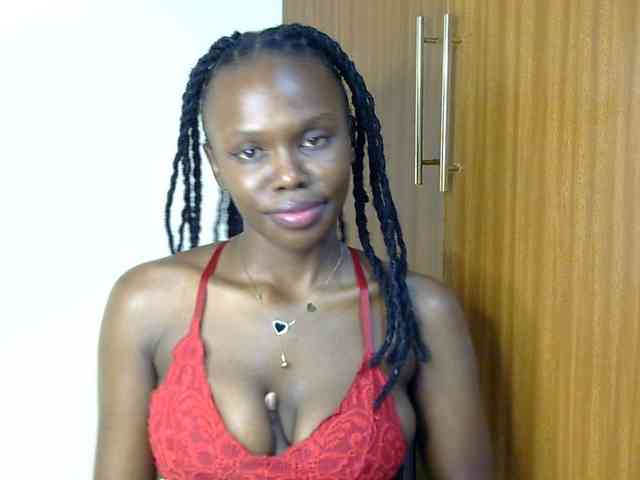 PetiteDesiree webcam