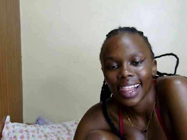 PetiteDesiree webcam