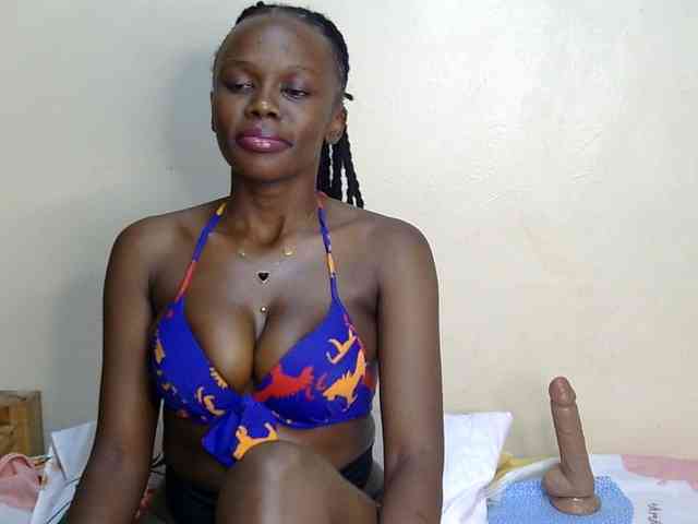 PetiteDesiree webcam