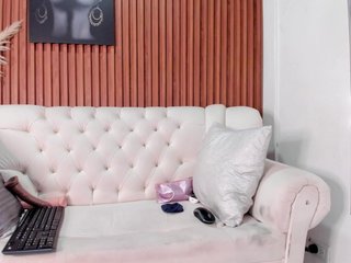 EvaMilfXXX Porn Show