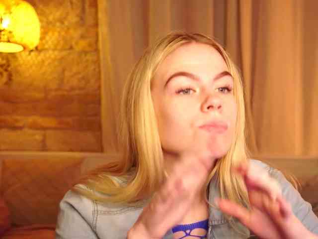 SnowwBarbie webcam