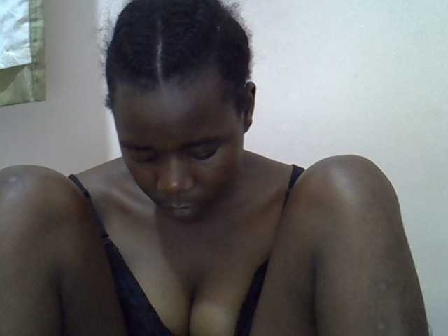 queen-sly on BongaCams