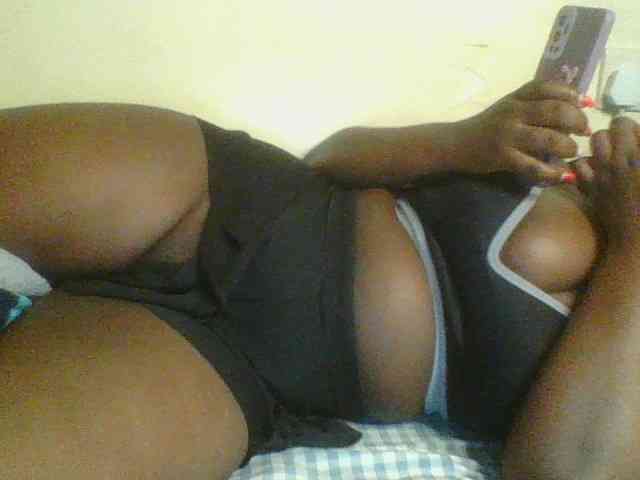 Horny-vyxen webcam