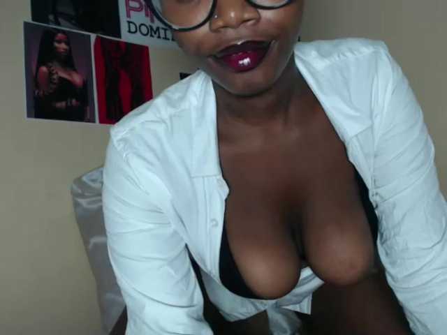 PinkDomina01's BongaCams show and profile