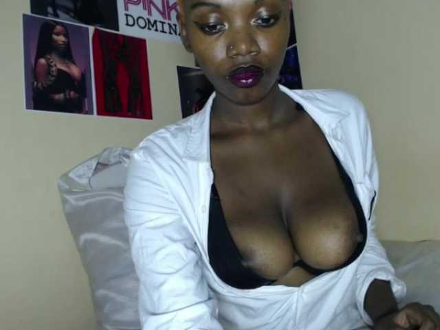 PinkDomina01's BongaCams show and profile