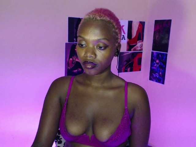 PinkDomina01 on BongaCams