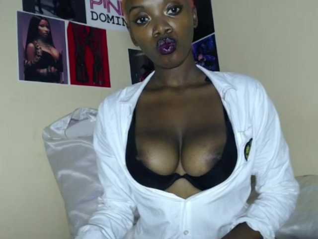 PinkDomina01's BongaCams show and profile