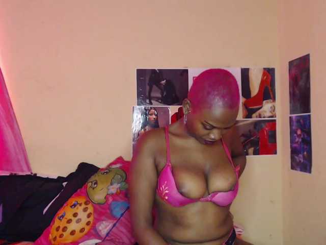 PinkDomina01's BongaCams show and profile