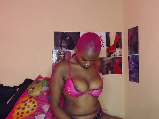 PinkDomina01's BongaCams show and profile