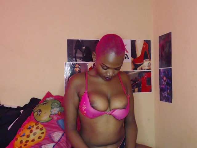 PinkDomina01's BongaCams show and profile