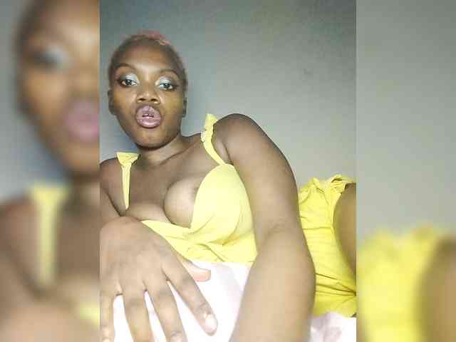 PinkDomina01 webcam