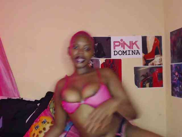 PinkDomina01 webcam