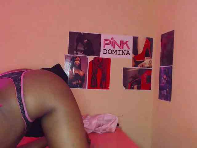 PinkDomina01 webcam