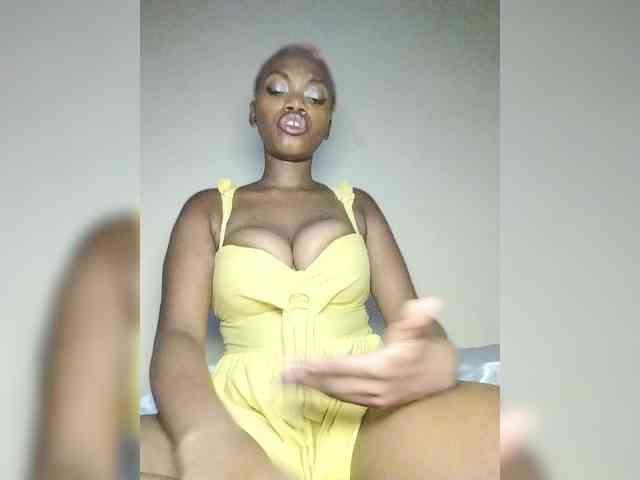 PinkDomina01 webcam