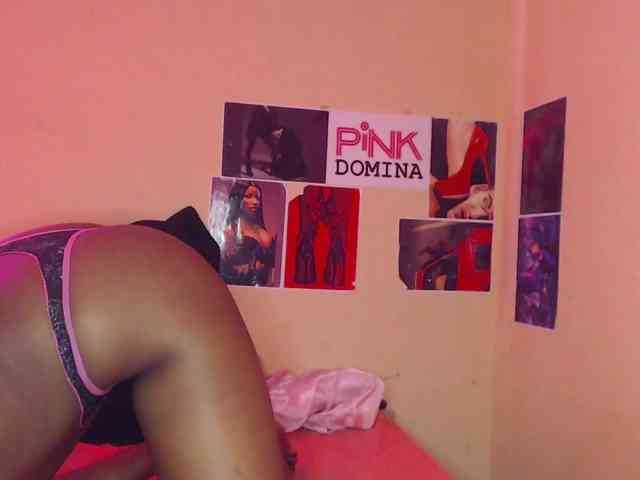 PinkDomina01 webcam