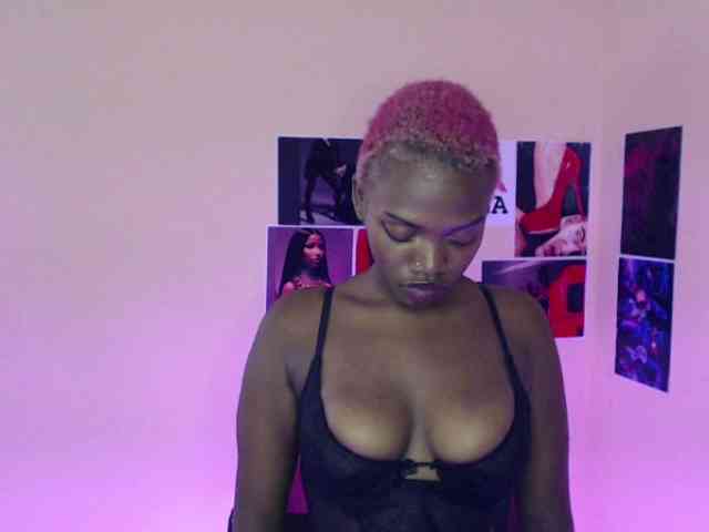 PinkDomina01 webcam