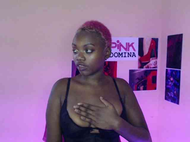 PinkDomina01 webcam