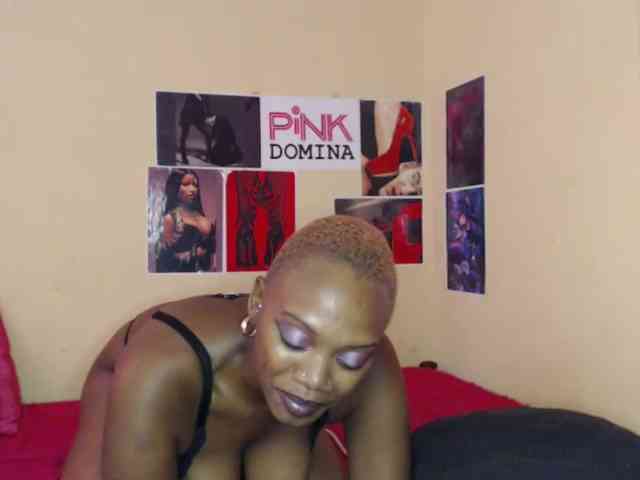 PinkDomina01 webcam