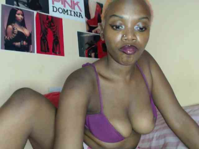 PinkDomina01 webcam