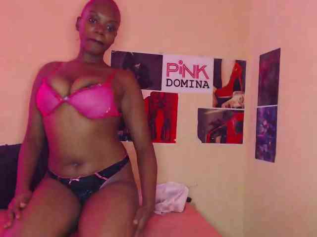PinkDomina01 webcam