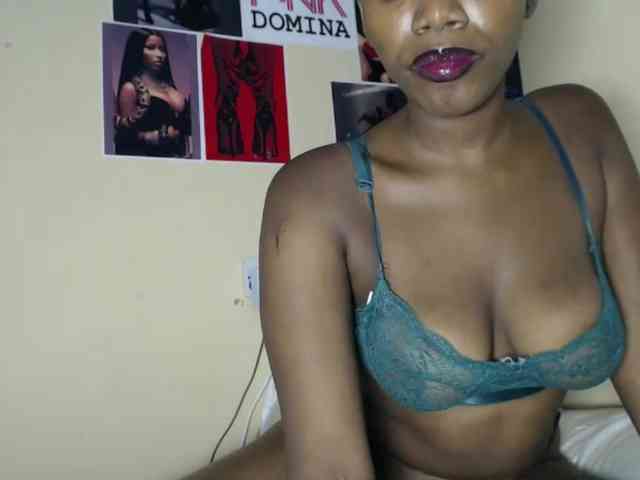 PinkDomina01 webcam