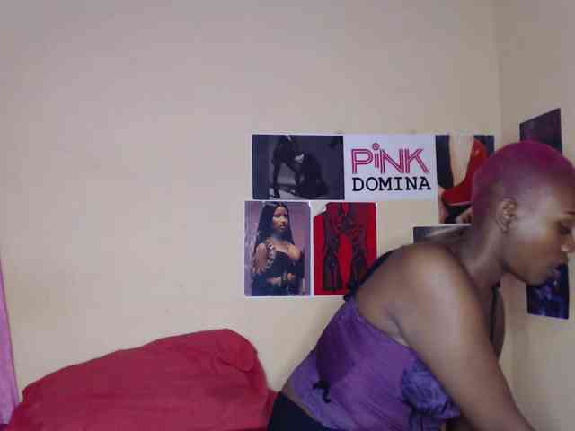 PinkDomina01 webcam
