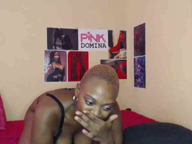 PinkDomina01 webcam
