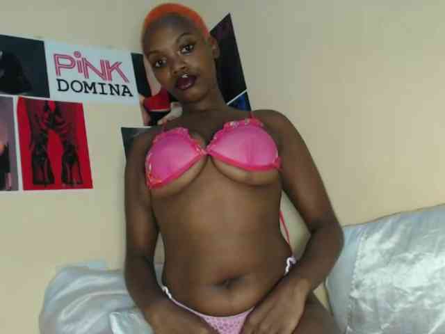 PinkDomina01 webcam