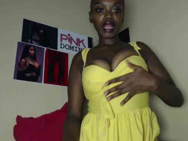 PinkDomina01 webcam