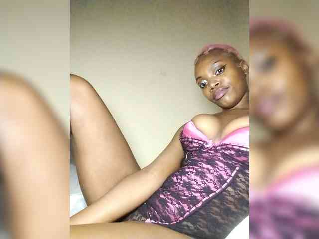 PinkDomina01 webcam