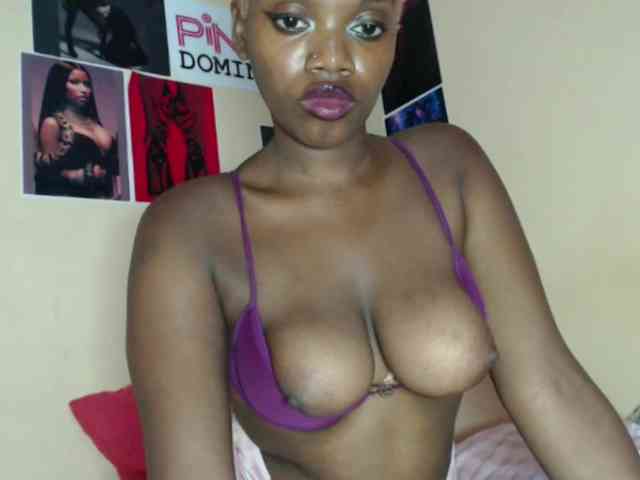 PinkDomina01 webcam