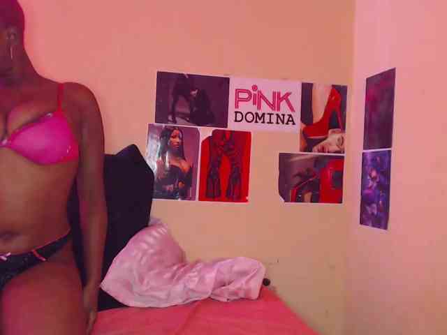 PinkDomina01 webcam