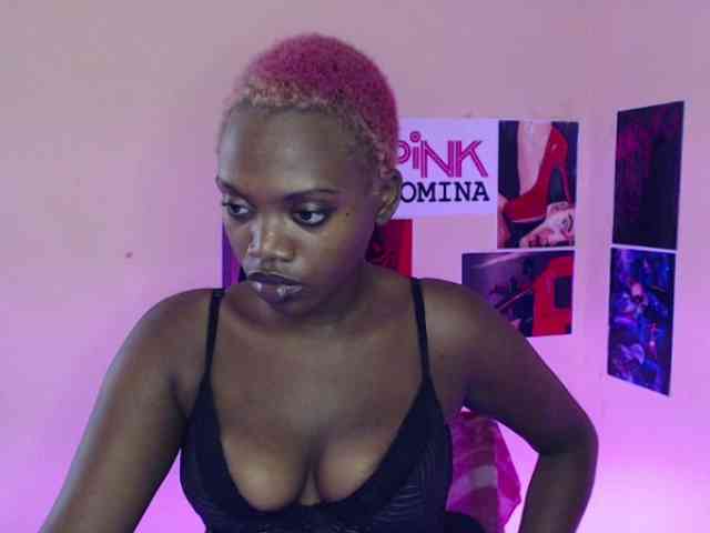 PinkDomina01 webcam