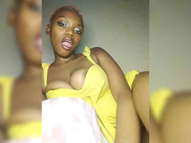 PinkDomina01 webcam