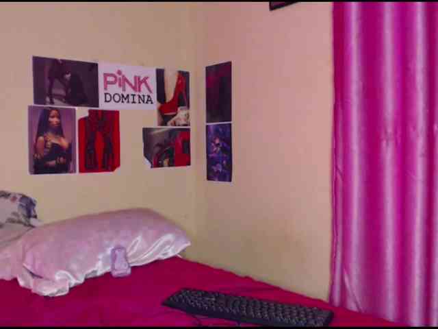 PinkDomina01 webcam