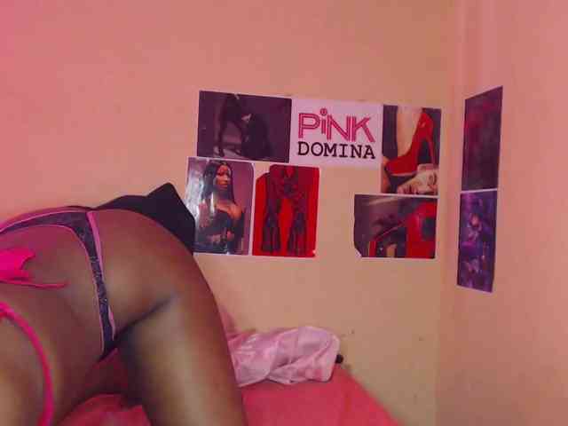 PinkDomina01 webcam
