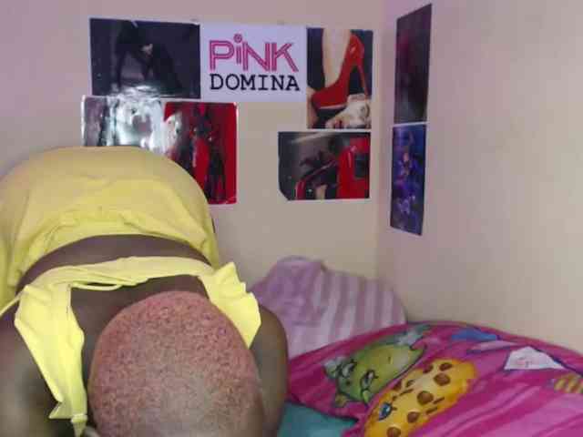 PinkDomina01 webcam